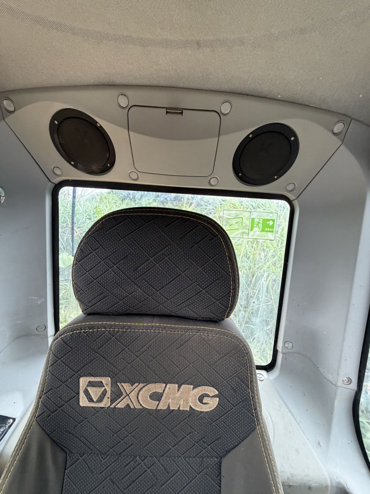 Buy XCMG XE60WA Used Excavator / 4 Buy XCMG XE60WA Used Excavator / 4
