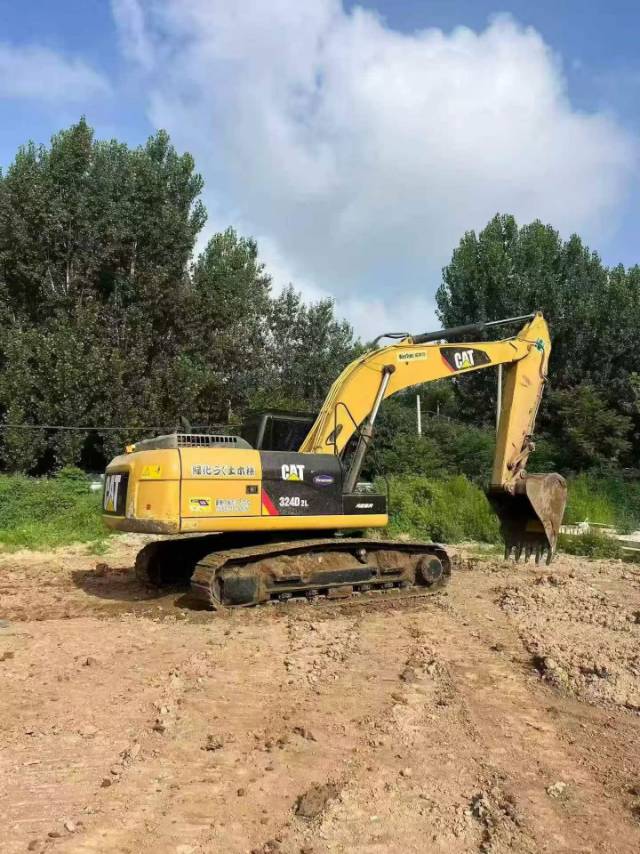 Buy Caterpillar 324D Used Excavator / 1