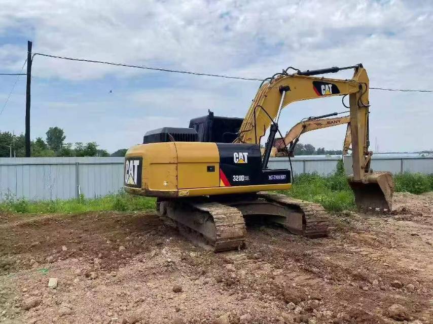 Buy Caterpillar CT18-7BS Used Excavator / 1