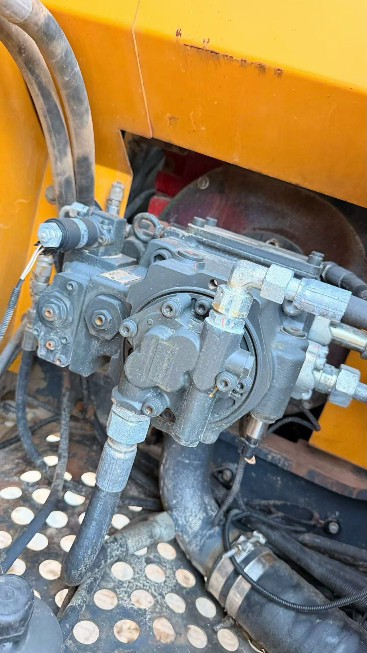 Buy XCMG 150D Used Excavator / 6 Buy XCMG 150D Used Excavator / 6