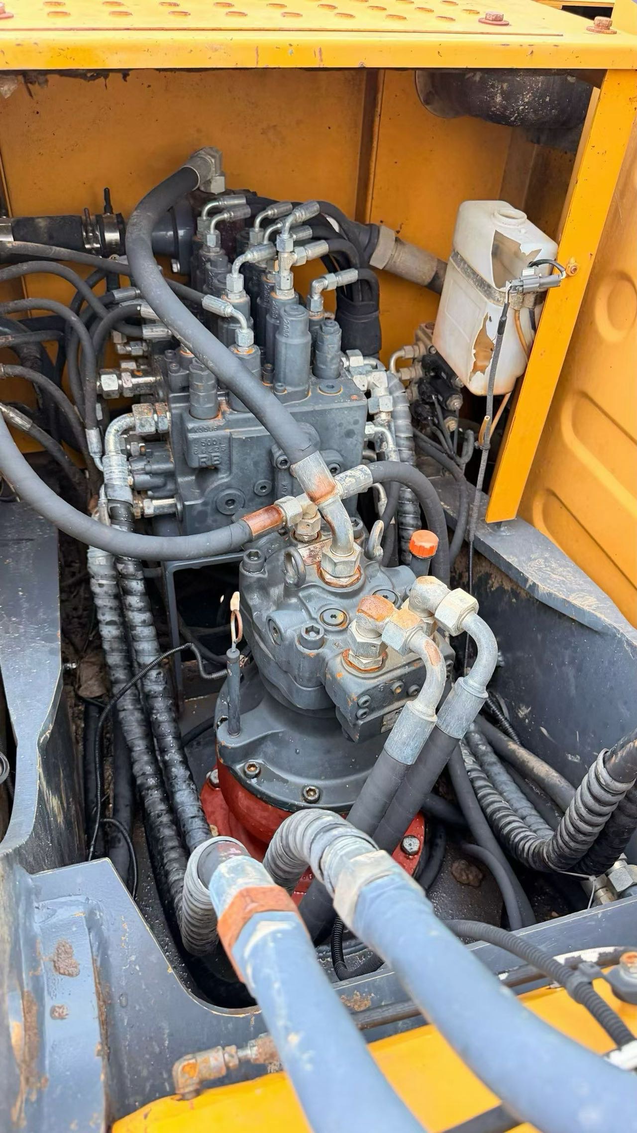 Buy XCMG 150D Used Excavator / 8 Buy XCMG 150D Used Excavator / 8