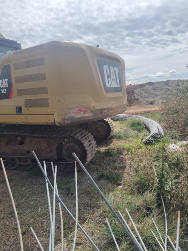 Buy Caterpillar 323 Used Excavator / 2