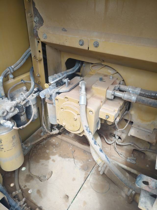 Buy Caterpillar 323 Used Excavator / 5