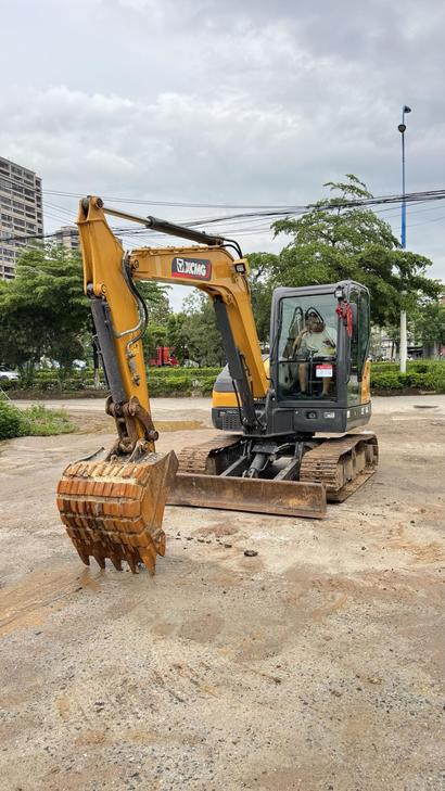 Buy XCMG XE55DA Used Excavator / 1