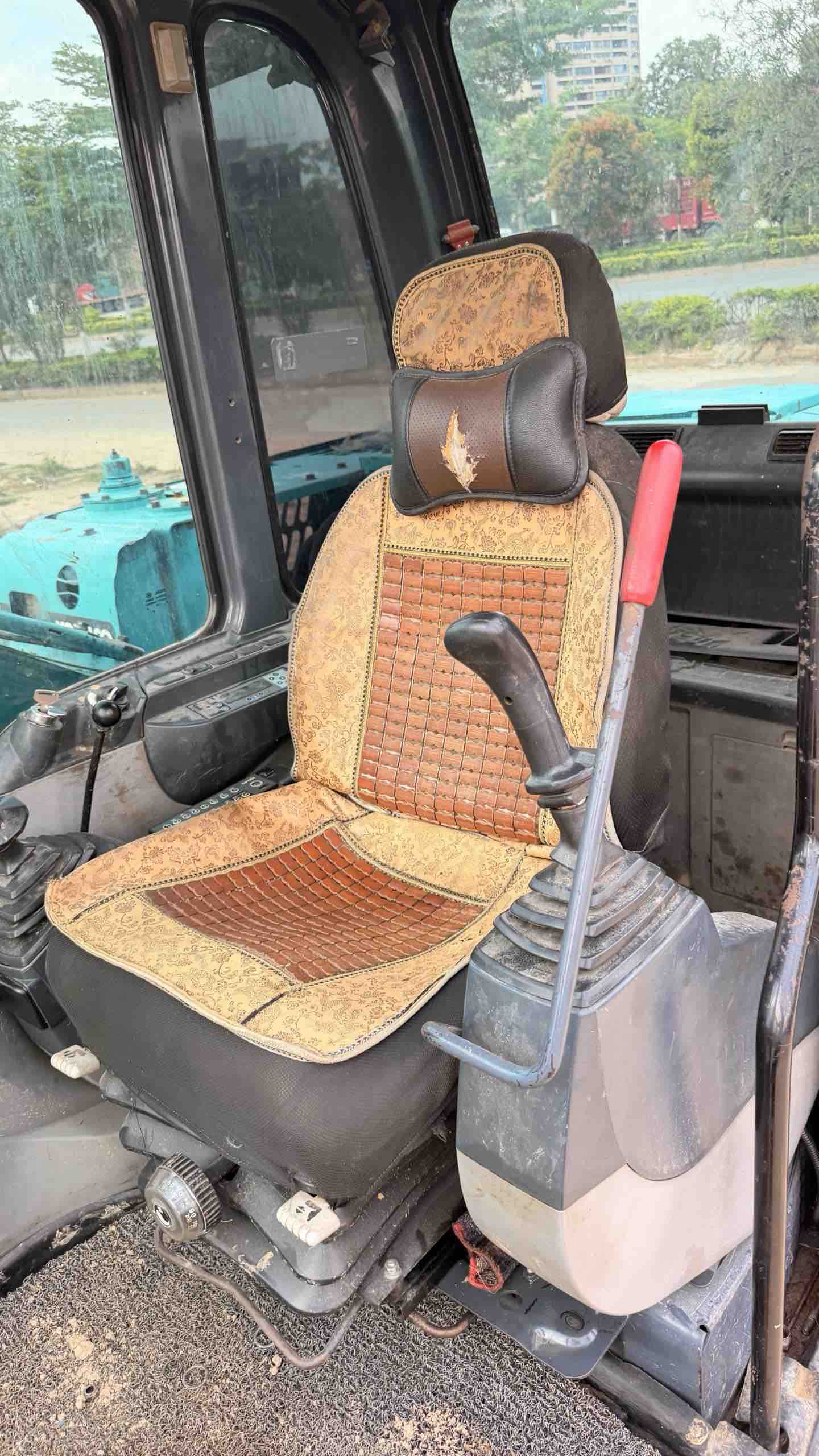 Buy Kobelco Used Excavator / 4 Buy Kobelco Used Excavator / 4