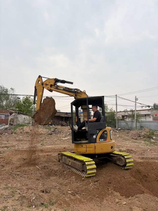 Buy Caterpillar 304 Used Excavator / 1