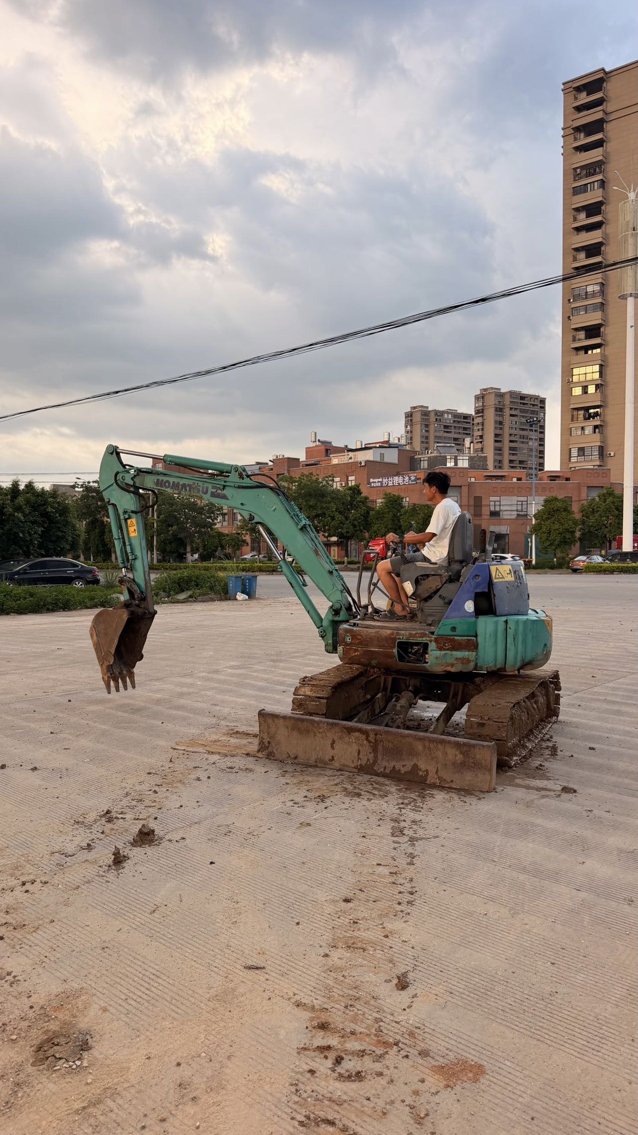 Buy Komatsu PC30 Used Excavator / 1