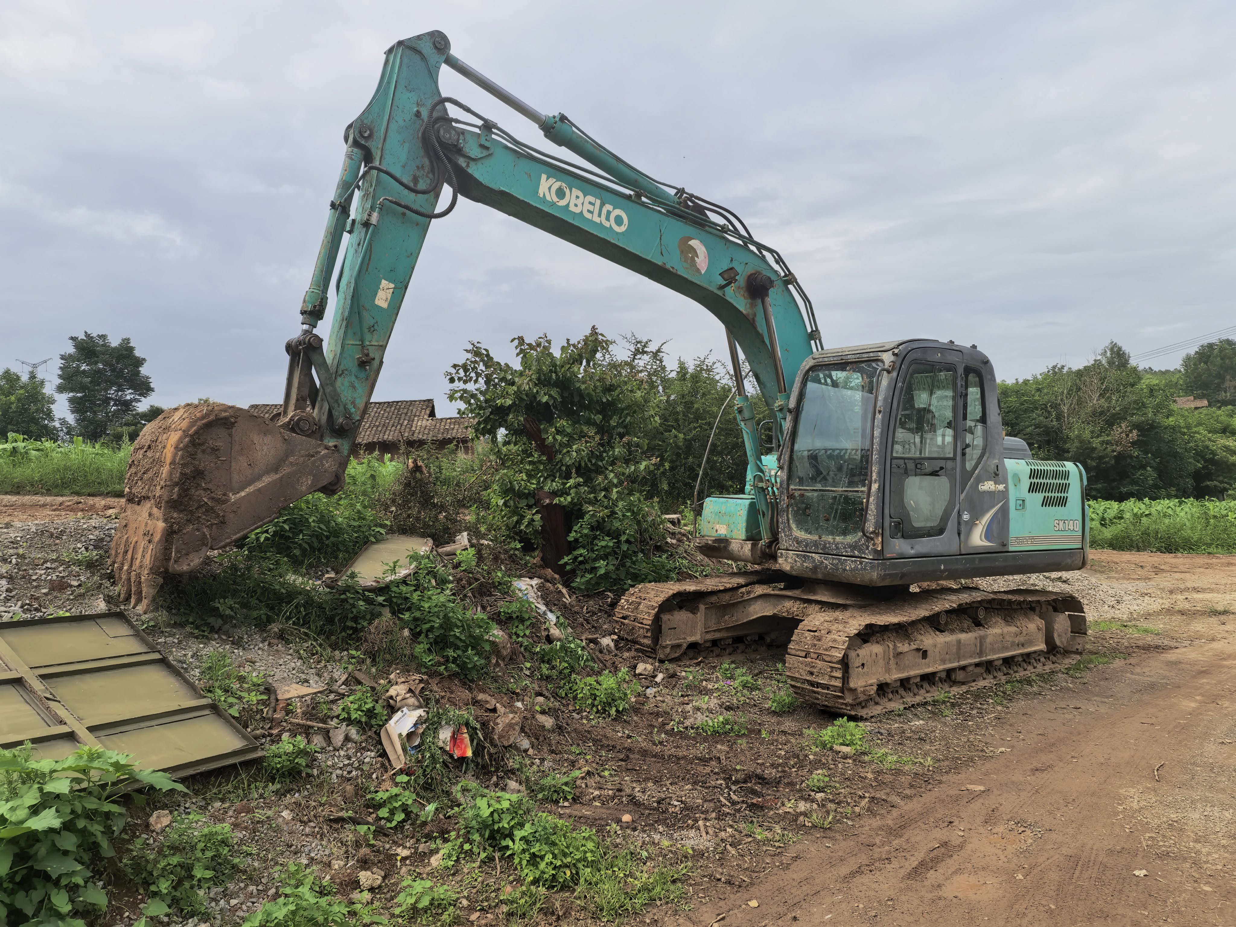 Buy Kobelco SK140LC-8 Used Excavator / 1
