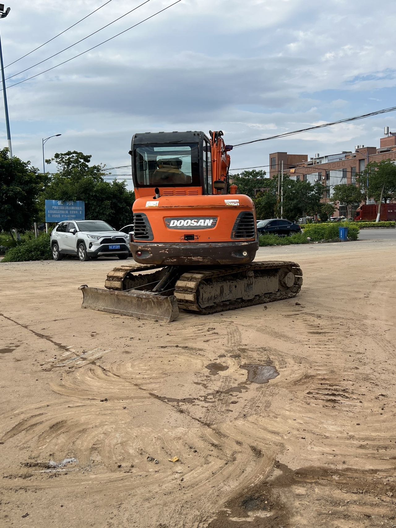 Buy Doosan 60-7 Used Excavator / 2 Buy Doosan 60-7 Used Excavator / 2