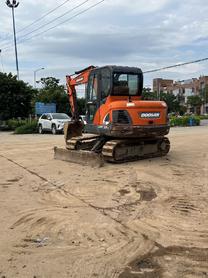 Buy Doosan 60-7 Used Excavator / 4 Buy Doosan 60-7 Used Excavator / 4