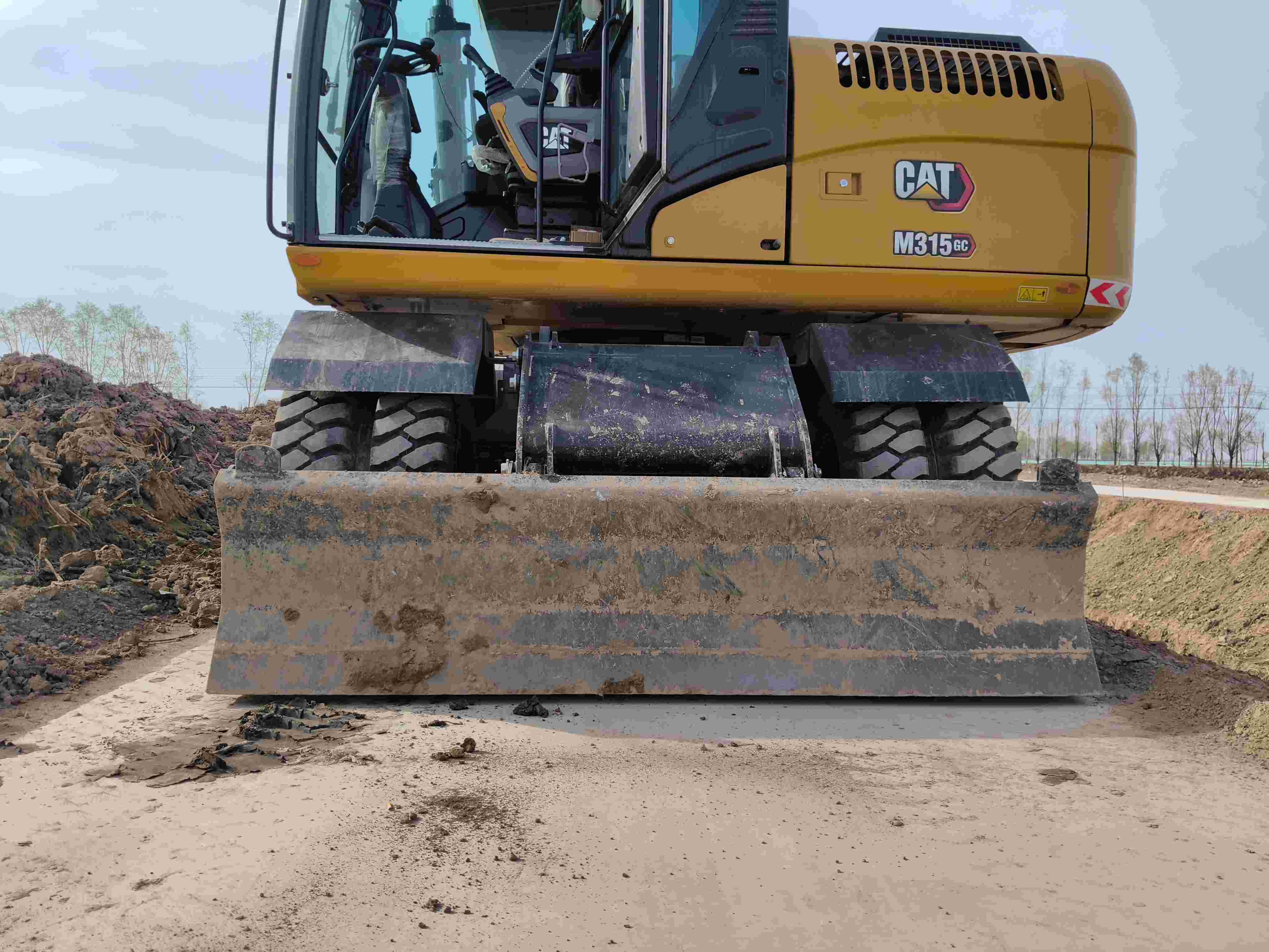 Buy Caterpillar CT150-8 Used Excavator / 4 Buy Caterpillar CT150-8 Used Excavator / 4