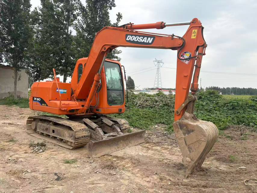 Buy Doosan 80-7 Used Excavator / 4 Buy Doosan 80-7 Used Excavator / 4