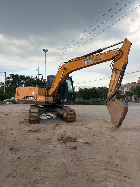 Buy Sany C135-10 Used Excavator / 1