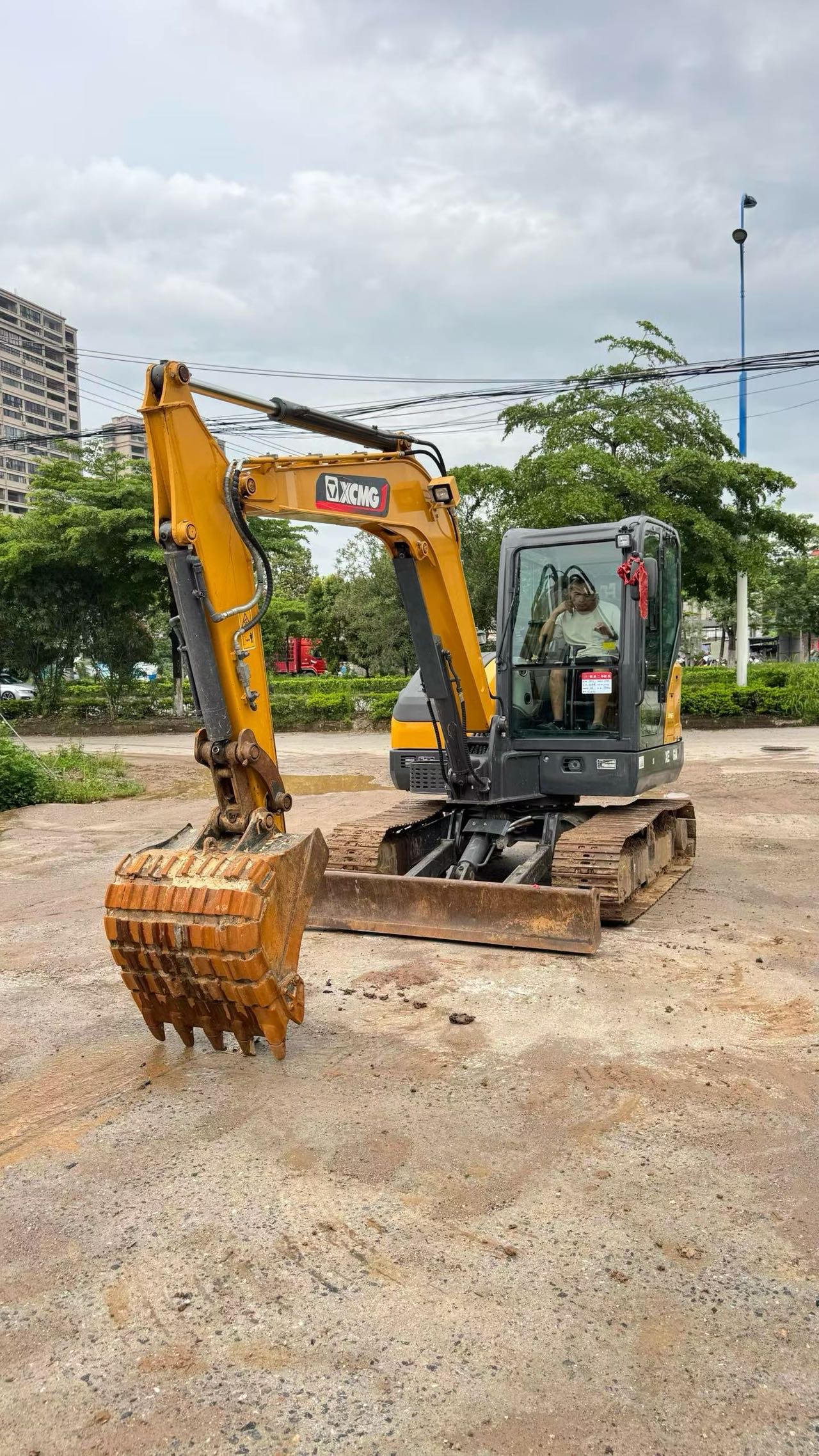 Buy XCMG XE55DA Used Excavator / 2 Buy XCMG XE55DA Used Excavator / 2