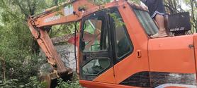 Buy Doosan 220LC-V Used Excavator / 2 Buy Doosan 220LC-V Used Excavator / 2