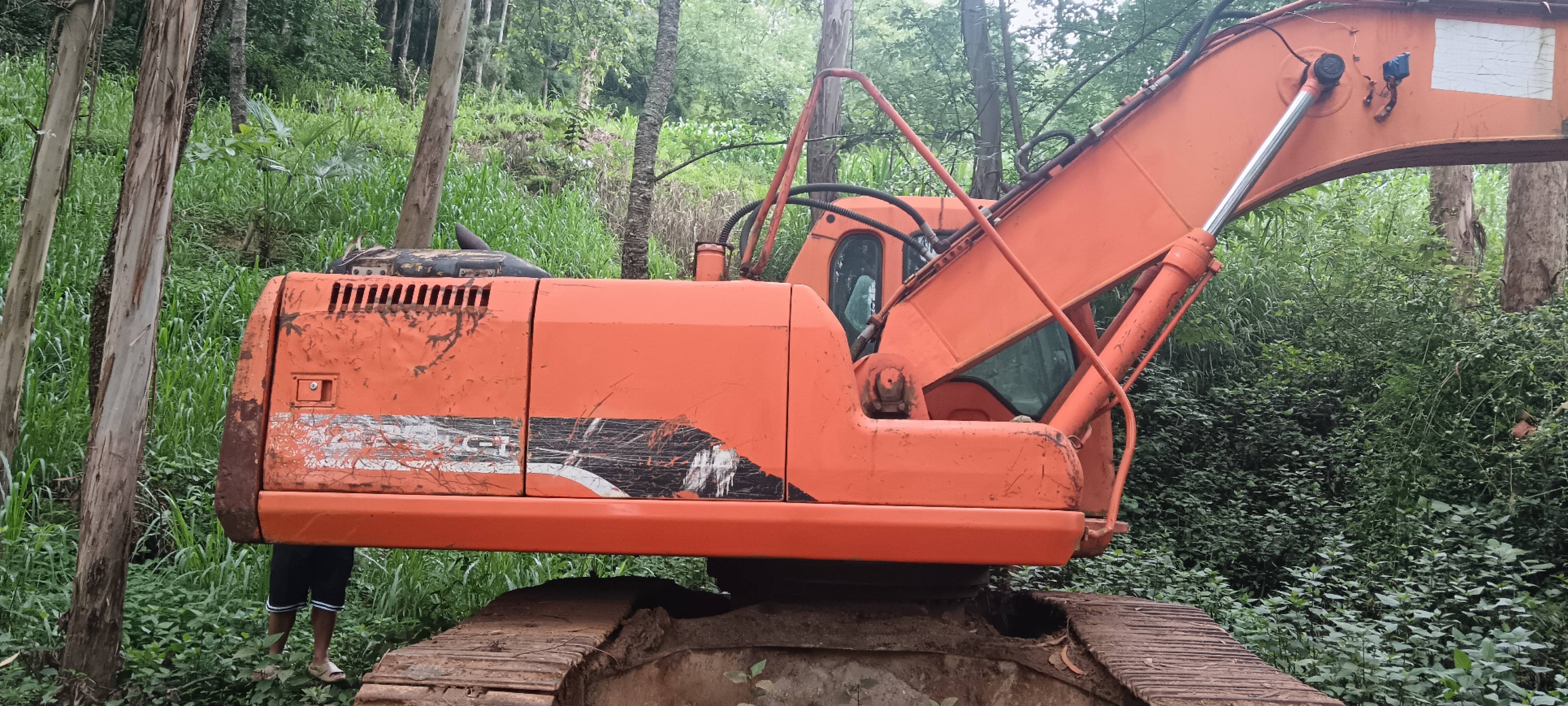 Buy Doosan 220LC-V Used Excavator / 5 Buy Doosan 220LC-V Used Excavator / 5