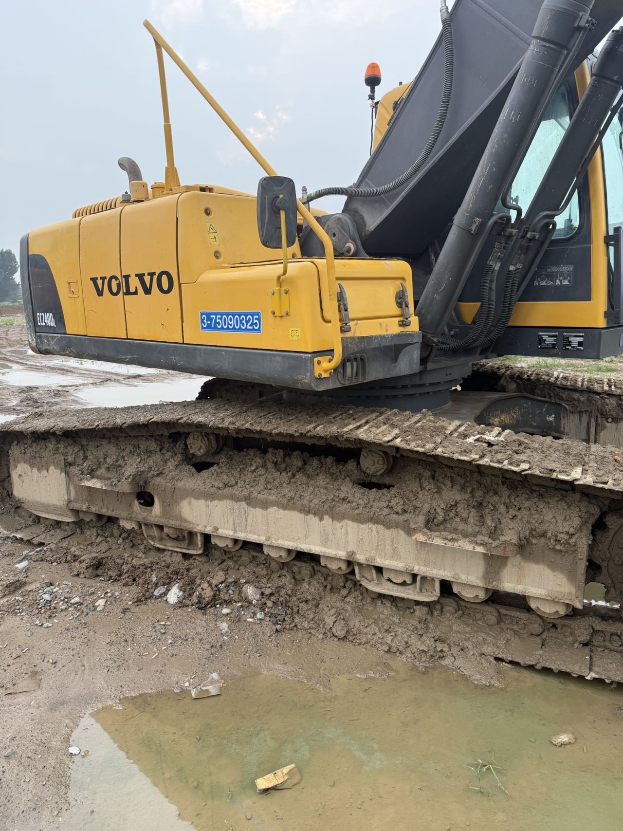 Buy Volvo 240BLC Used Excavator / 4 Buy Volvo 240BLC Used Excavator / 4