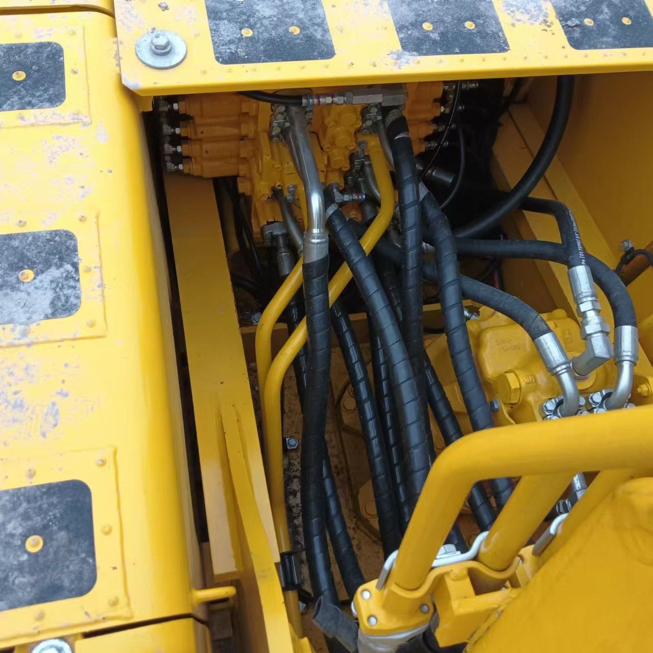 Buy Komatsu PC240LC-8 Used Excavator / 8 Buy Komatsu PC240LC-8 Used Excavator / 8
