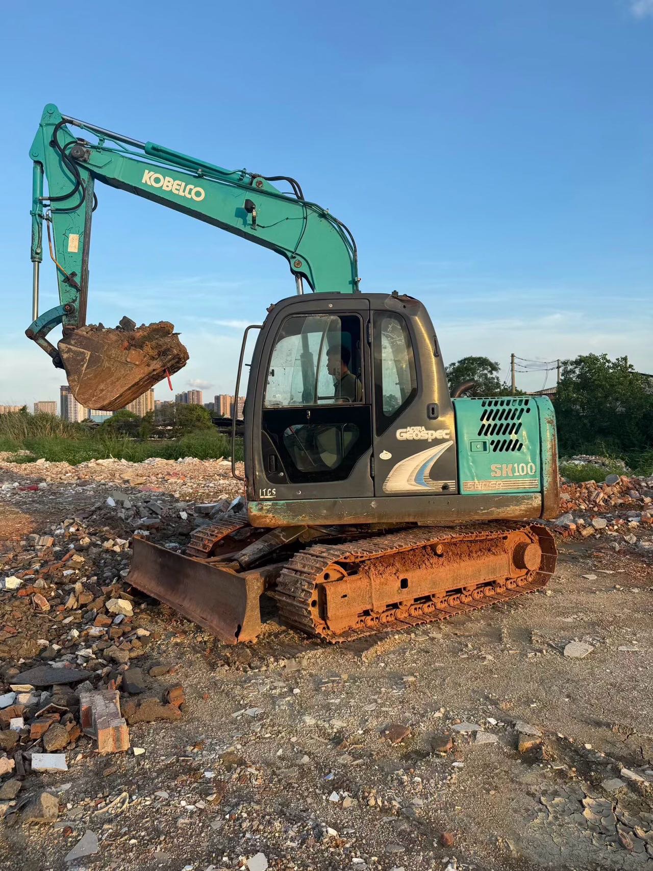 Buy Kobelco Used Excavator / 1