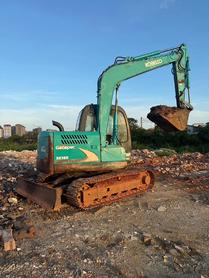 Buy Kobelco Used Excavator / 3 Buy Kobelco Used Excavator / 3