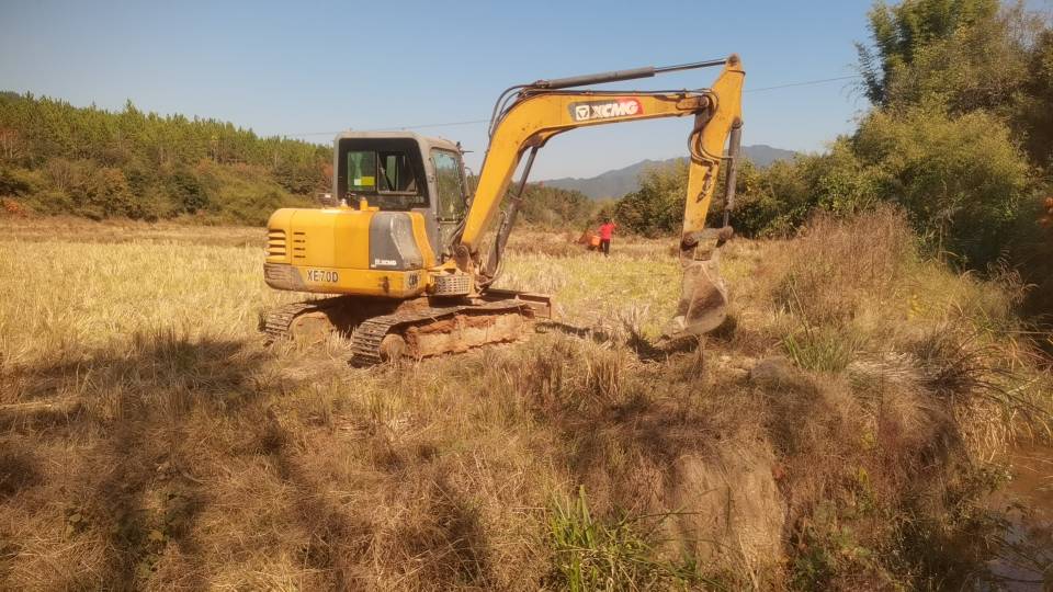 Buy XCMG XE60WA Used Excavator / 1