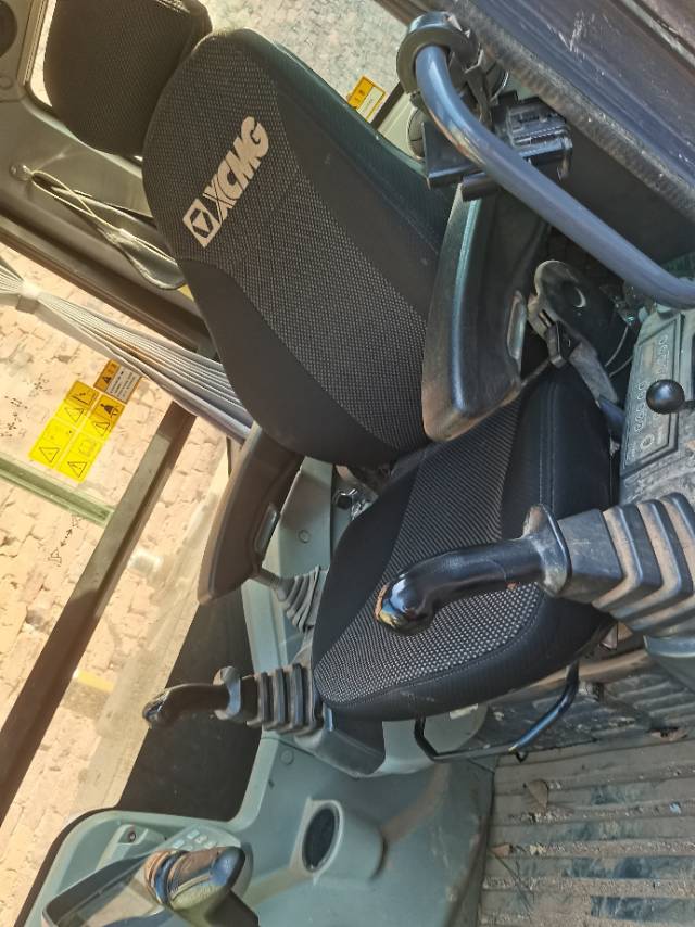 Buy XCMG XE60WA Used Excavator / 2 Buy XCMG XE60WA Used Excavator / 2