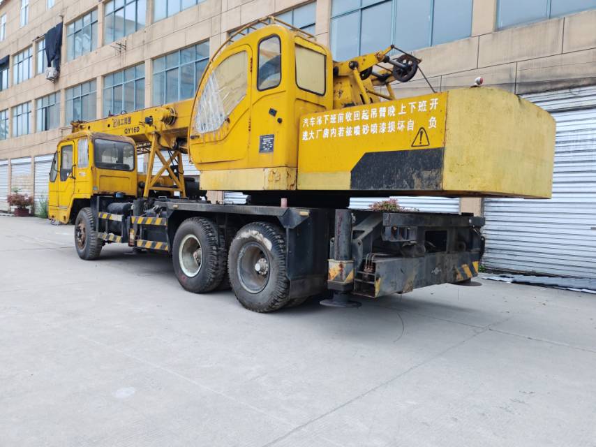 Buy XCMG XZJ5245JQZ16D Used Crane / 4 Buy XCMG XZJ5245JQZ16D Used Crane / 4