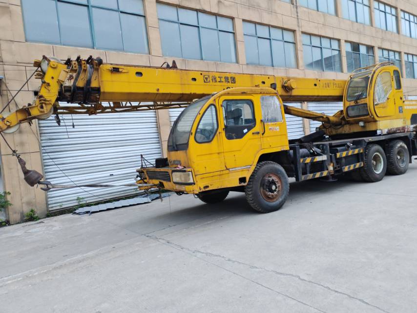 Buy XCMG XZJ5245JQZ16D Used Crane / 2 Buy XCMG XZJ5245JQZ16D Used Crane / 2