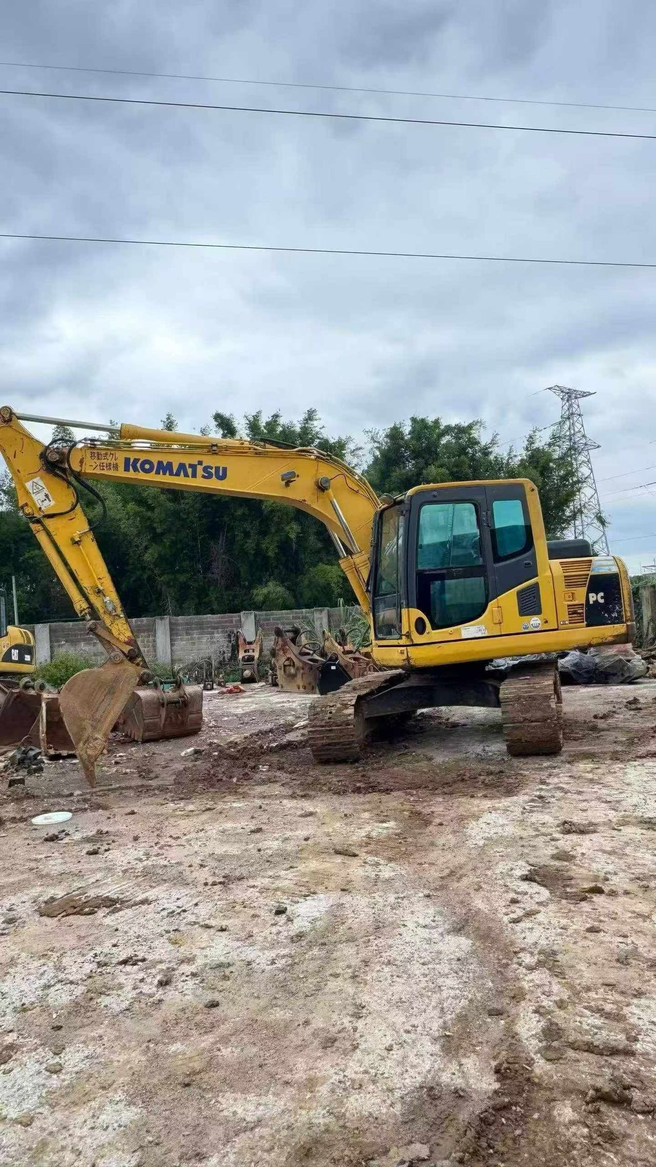Buy Komatsu C120-8 Used Excavator / 9 Buy Komatsu C120-8 Used Excavator / 9