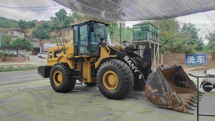 Buy Sany SYL956H5 Used Excavator / 1