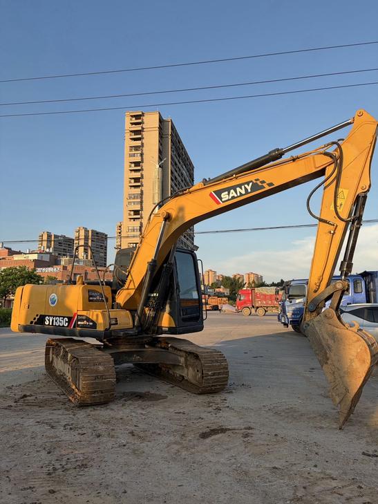 Buy Sany SY135 Used Excavator / 1