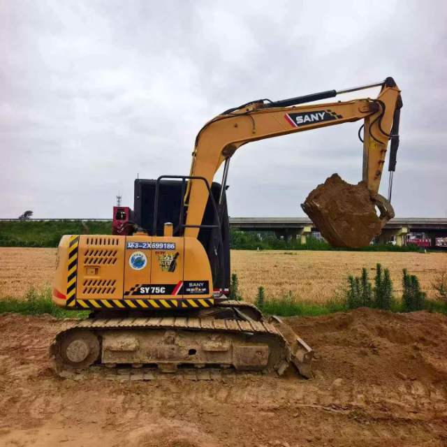 Buy Sany SY75C Used Excavator / 1