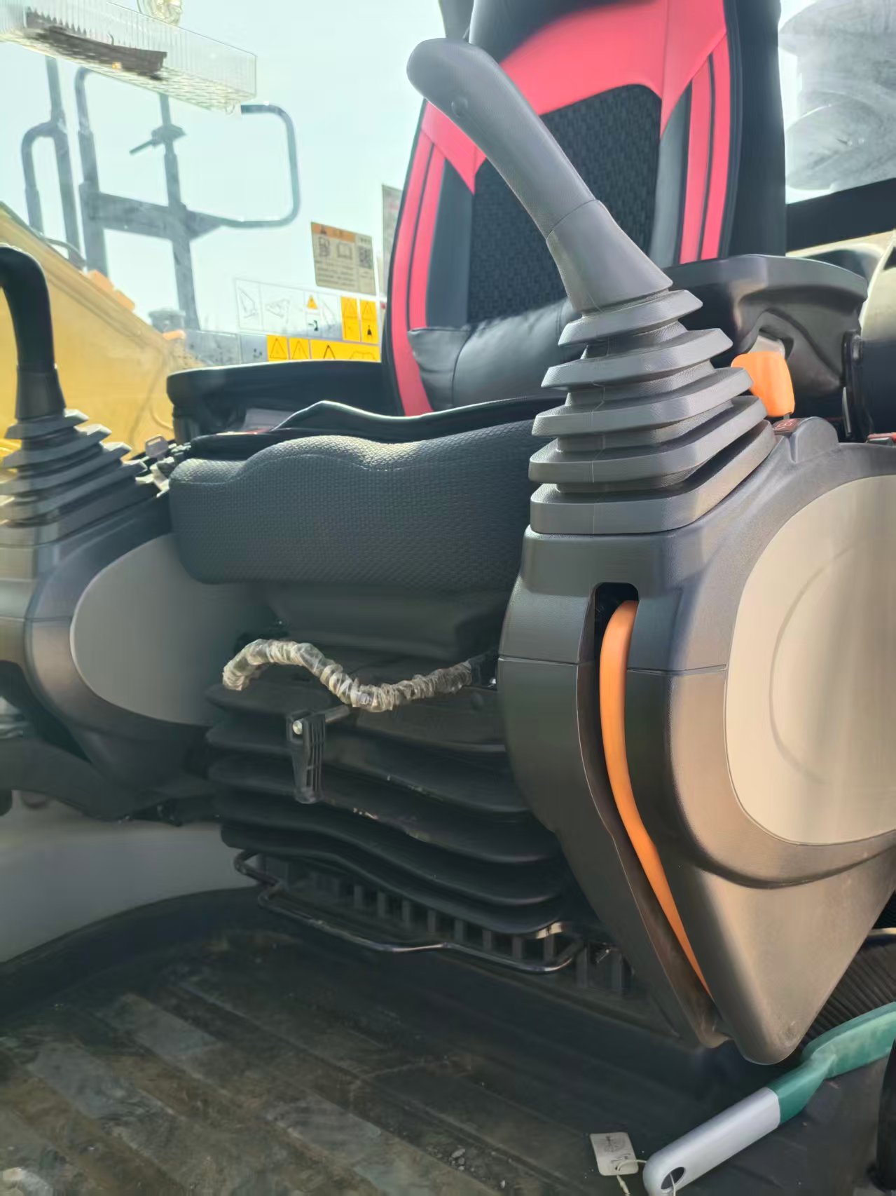 Buy Sumitomo SH220 Used Excavator / 10 Buy Sumitomo SH220 Used Excavator / 10