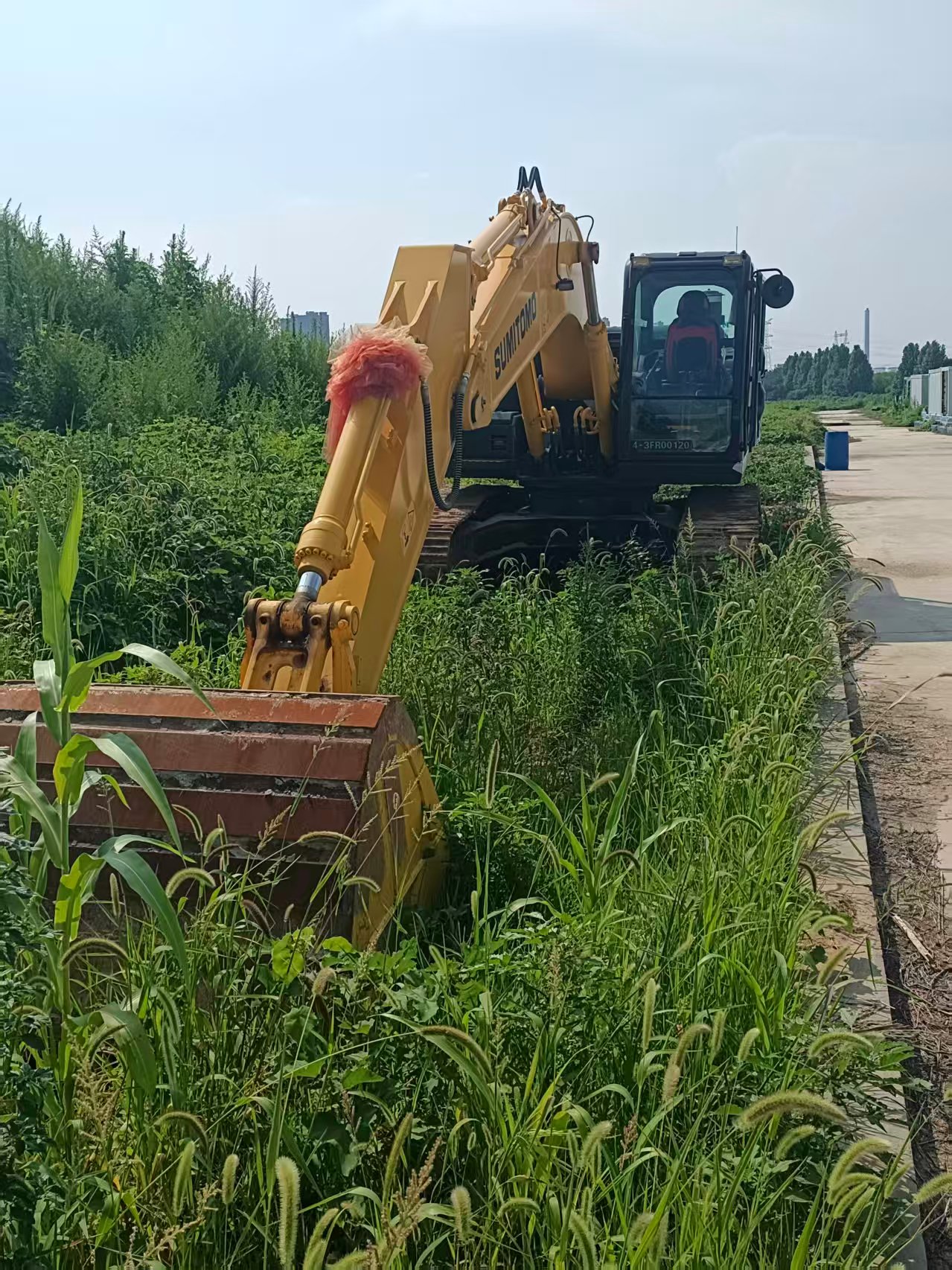 Buy Sumitomo SH220 Used Excavator / 4 Buy Sumitomo SH220 Used Excavator / 4