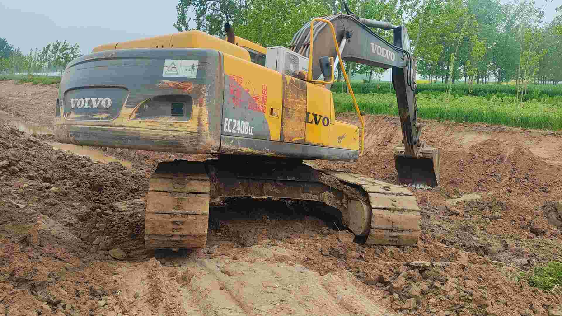 Buy Volvo 210D Used Excavator / 1