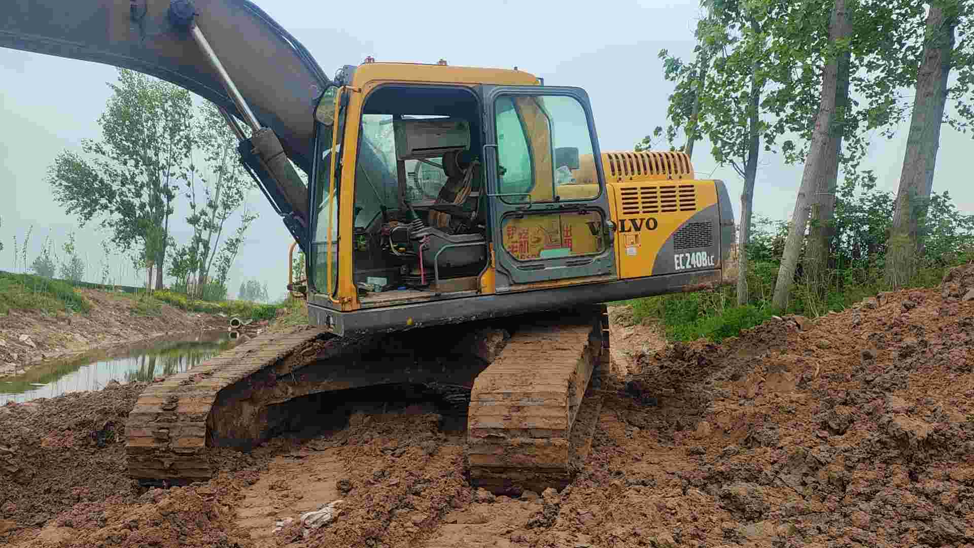 Buy Volvo 210D Used Excavator / 6 Buy Volvo 210D Used Excavator / 6