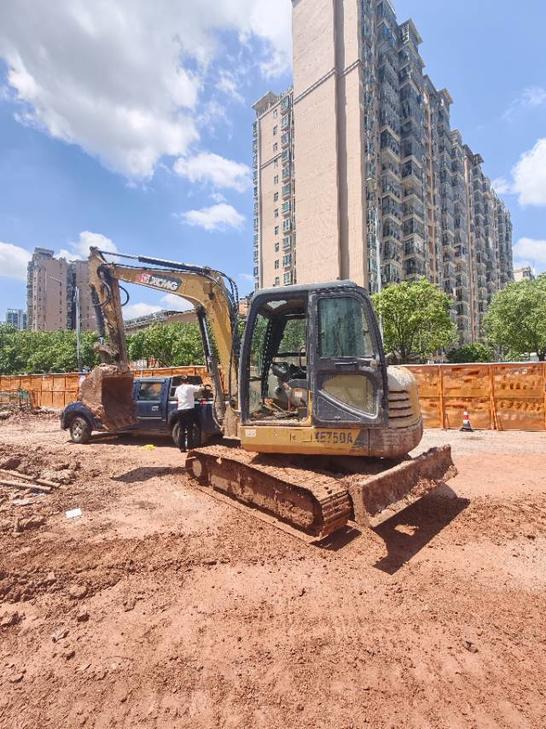Buy XCMG XE60DA Used Excavator / 1