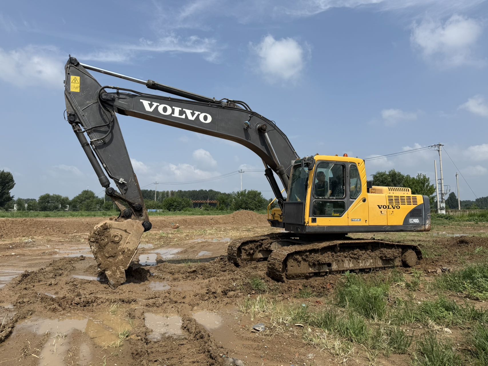 Buy Volvo 240BLC Used Excavator / 4 Buy Volvo 240BLC Used Excavator / 4