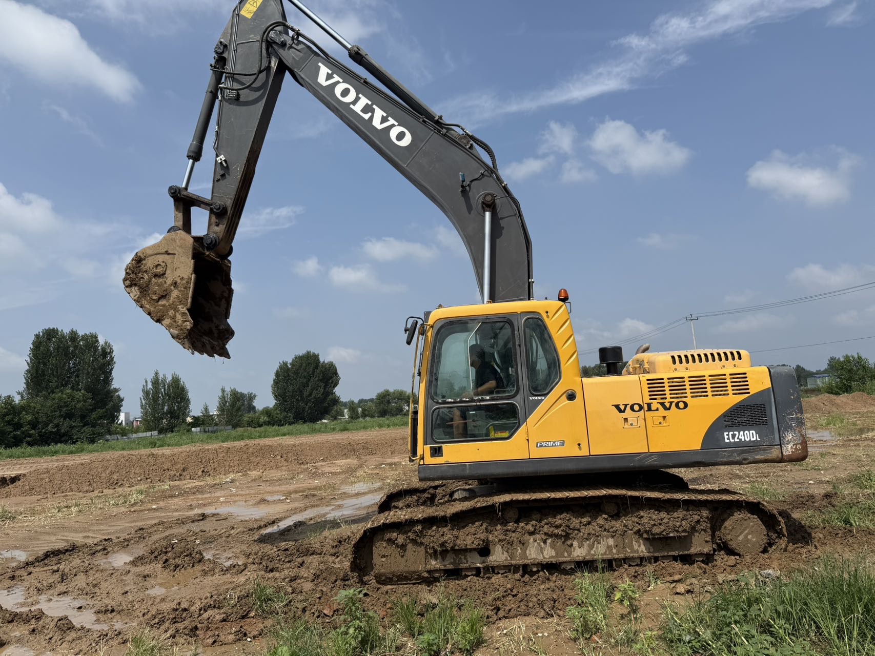 Buy Volvo 240BLC Used Excavator / 1