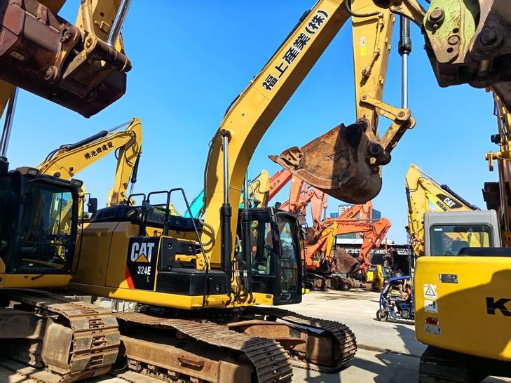 Buy Caterpillar 324 Used Excavator / 1