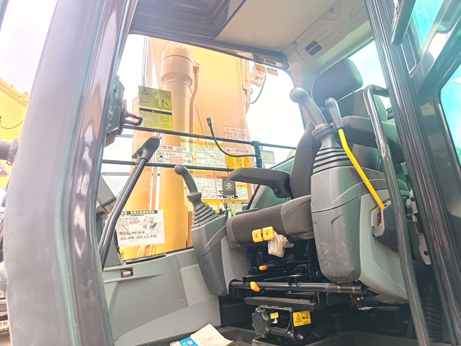 Buy Kato HD820LC-II Used Excavator / 5 Buy Kato HD820LC-II Used Excavator / 5