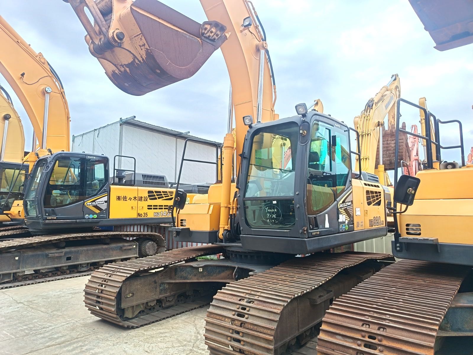 Buy Kato HD820LC-II Used Excavator / 3 Buy Kato HD820LC-II Used Excavator / 3