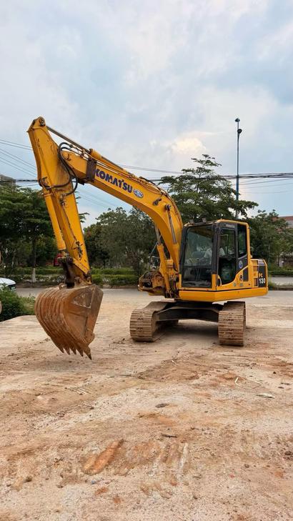 Buy Komatsu PC130-7 Used Excavator / 1