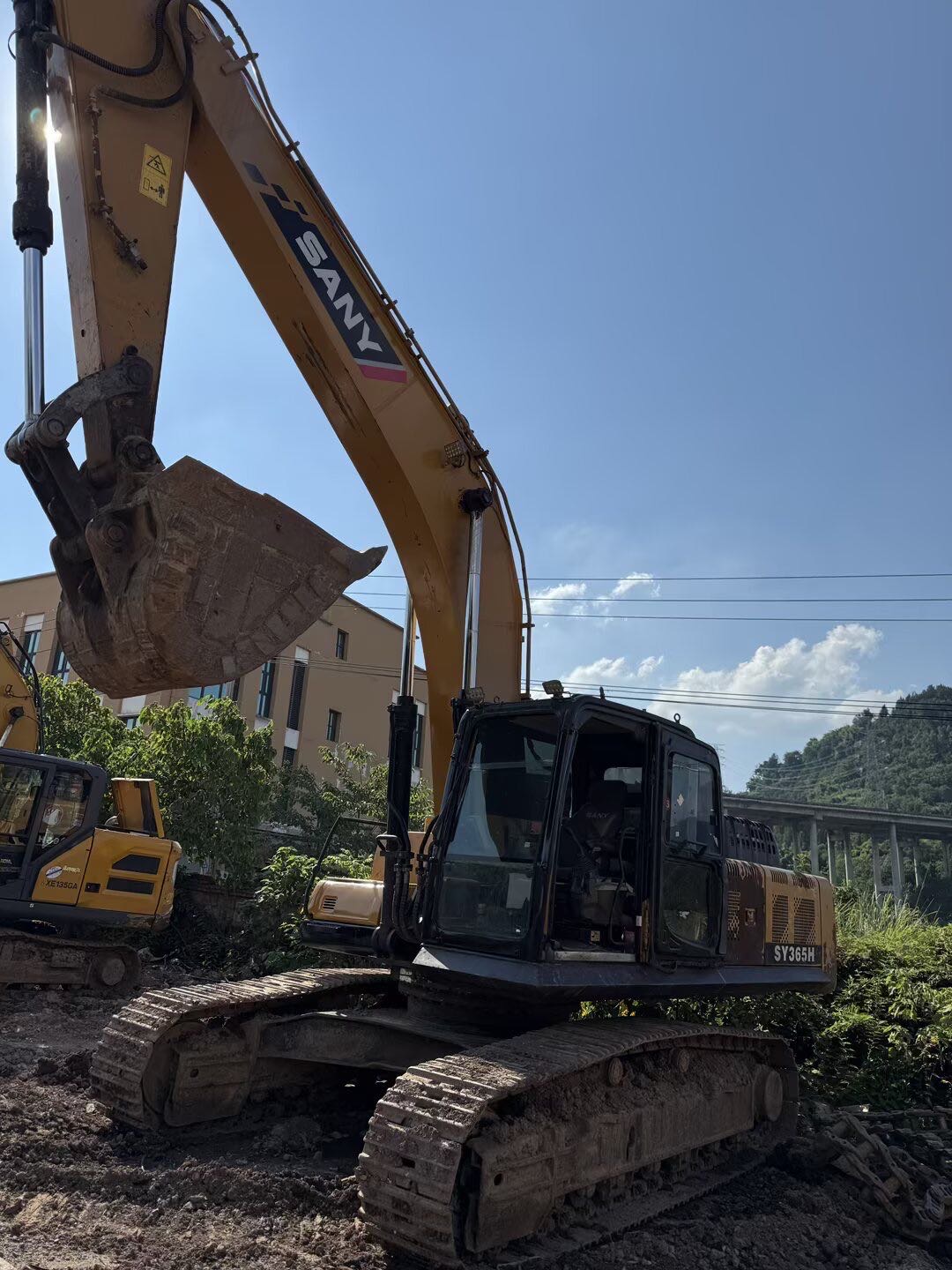 Buy Sany 155C-9 Used Excavator / 2 Buy Sany 155C-9 Used Excavator / 2
