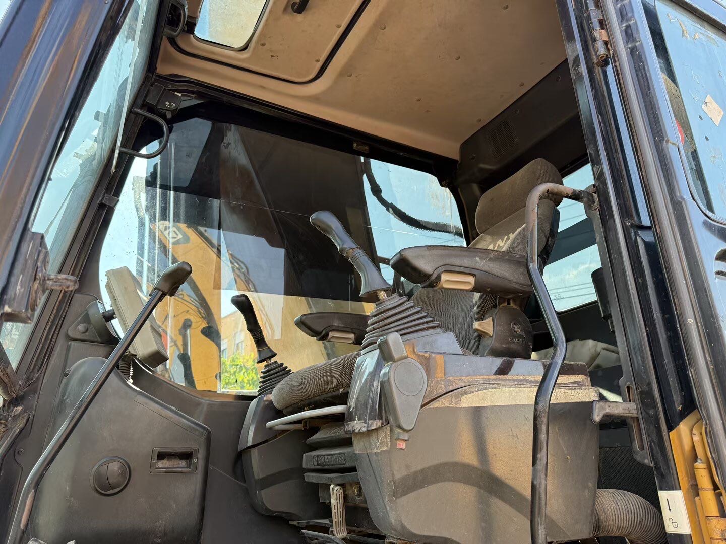 Buy Sany 155C-9 Used Excavator / 9 Buy Sany 155C-9 Used Excavator / 9