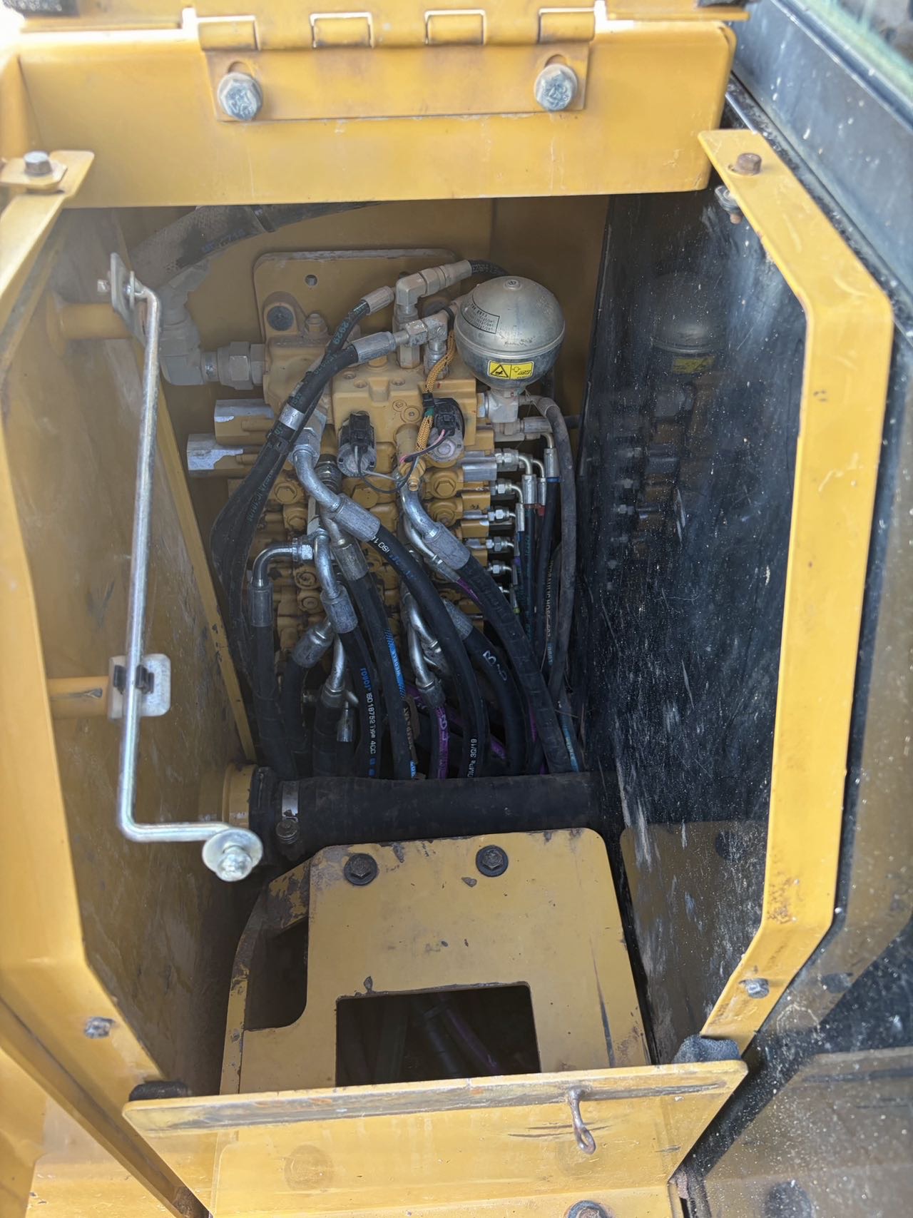 Buy Caterpillar 305.5 Used Excavator / 9 Buy Caterpillar 305.5 Used Excavator / 9