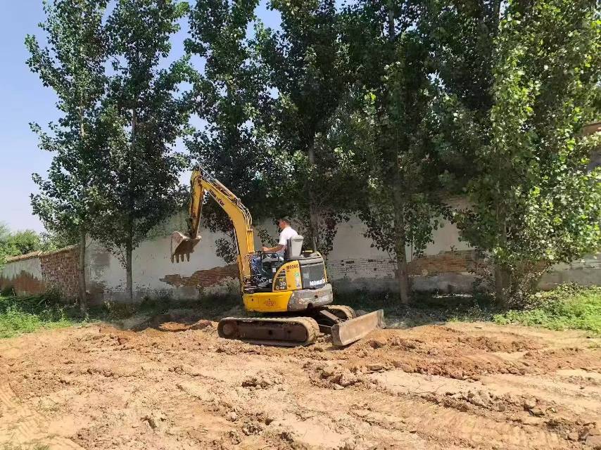 Buy Komatsu PC30 Used Excavator / 2 Buy Komatsu PC30 Used Excavator / 2