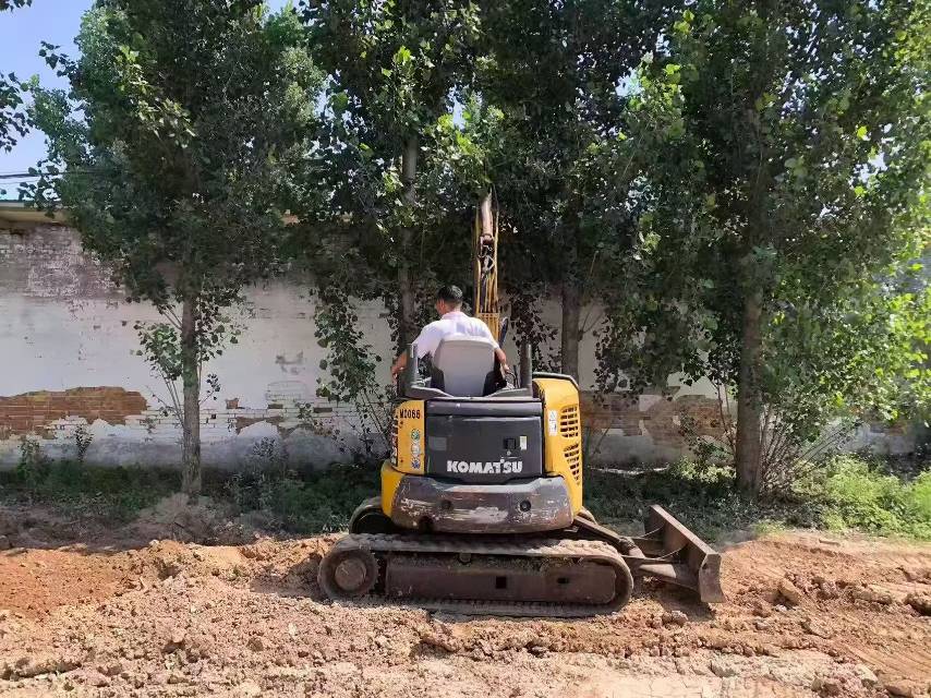 Buy Komatsu PC30 Used Excavator / 7 Buy Komatsu PC30 Used Excavator / 7