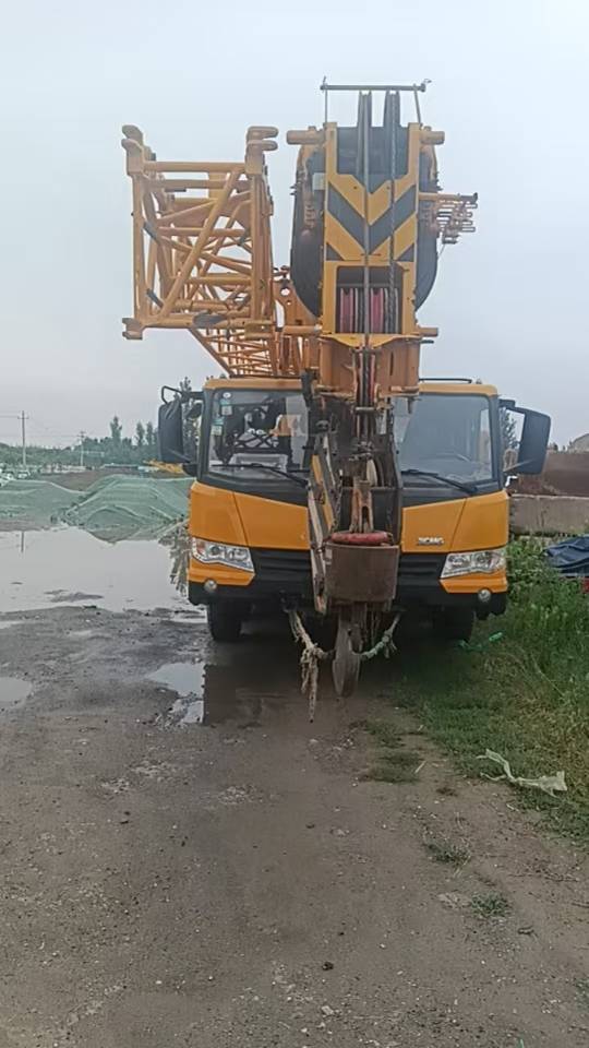 Buy XCMG QY40KC-I Used Crane / 2 Buy XCMG QY40KC-I Used Crane / 2