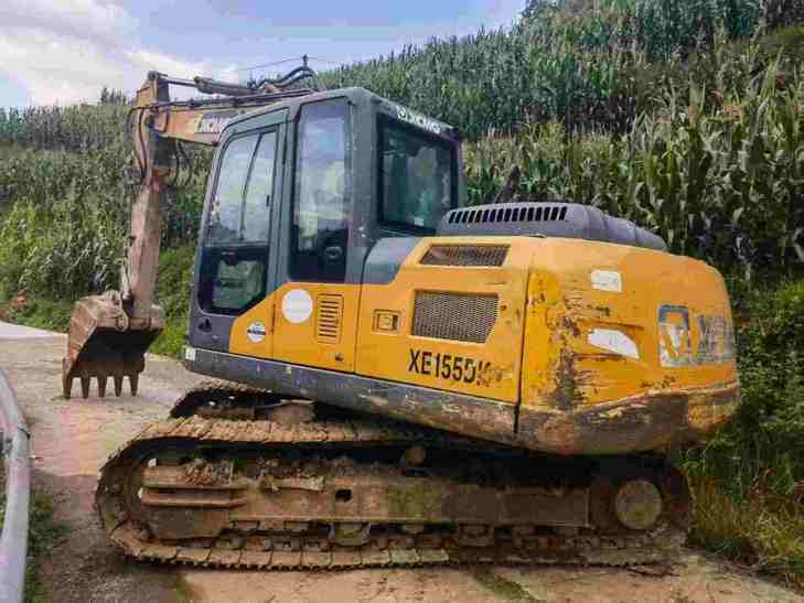 Buy XCMG XE135D Used Excavator / 1